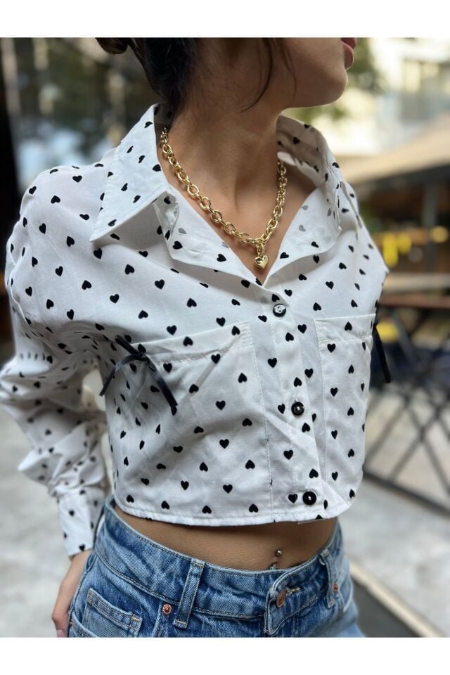 Kalp Detaylı Crop Gömlek