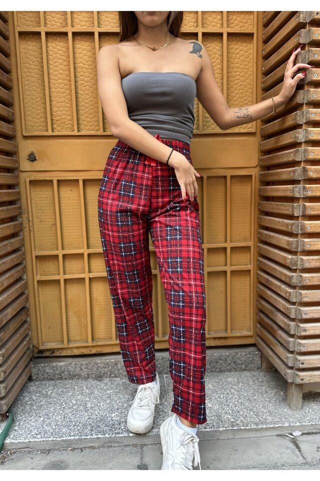 Kırmızı Ekose Desenli Pijama